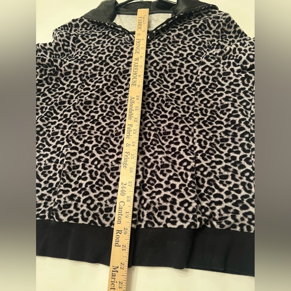 TOTAL GIRL GIRLS XL (18-1/2) PRINTED HOODIE FULL ZIPPER BLACK/GREY. - Picture 2 of 7